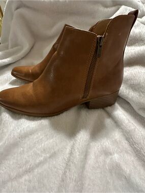 Wonderly Cognac Side-Zip Leather Ankle Booties
